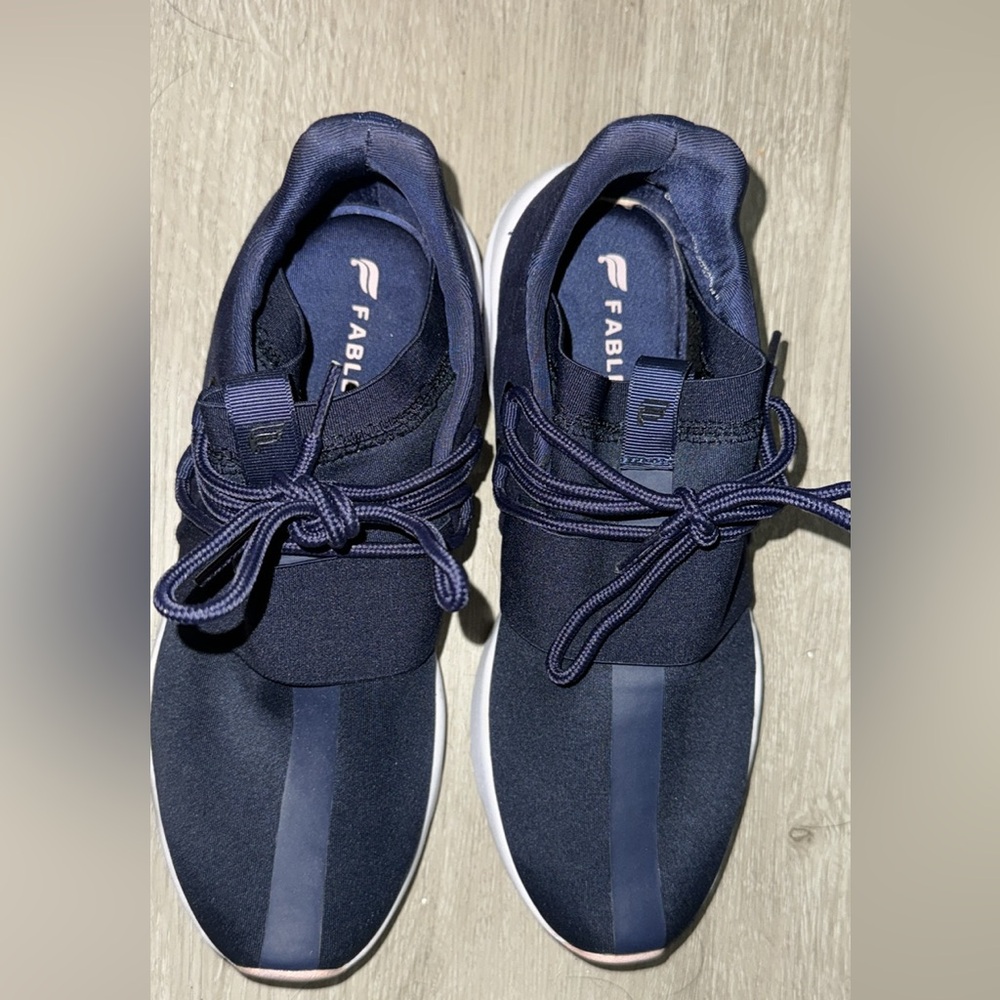 Fabletics tennis shoes